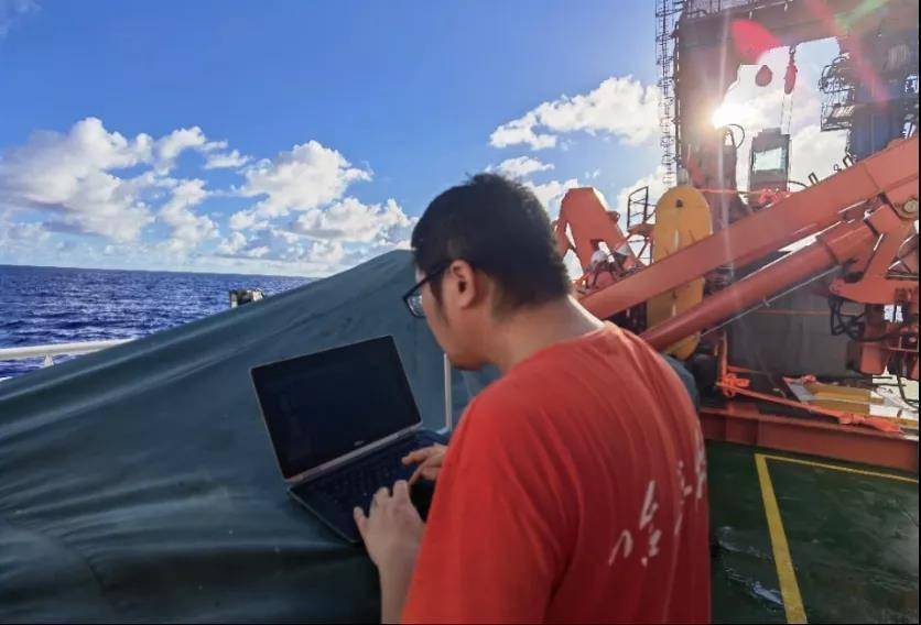 10896米！哈工程“悟空号”AUV再创潜深纪录！