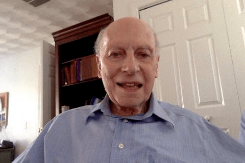 我今年89岁，刚刚拿了个物理学博士学位