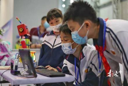 创意pk！广东中小学生设计的“陪伴机器人”来了