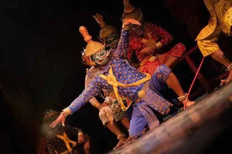 洪森总理祝贺柬埔寨"面具舞"入遗3周年