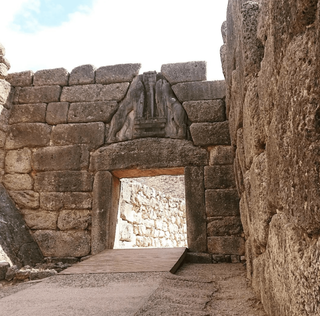 图源:ins@mexley1988狮子门位于雅典卫城的西北侧,曾是通往古城的主要