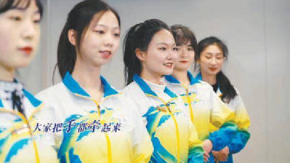 《一起向未来》新版MV制作团队谈创作：拍出全北京迎冬奥的热乎劲