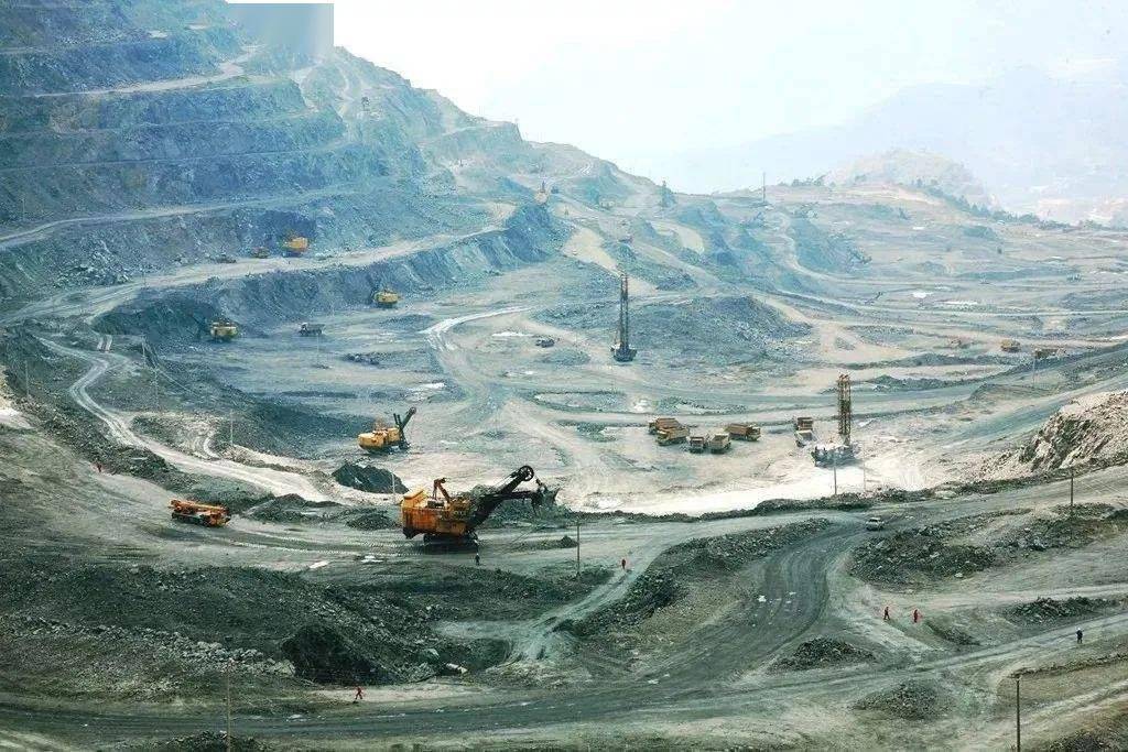 星云矿业全球化加速3000万投资哈萨克斯坦建巨型矿山