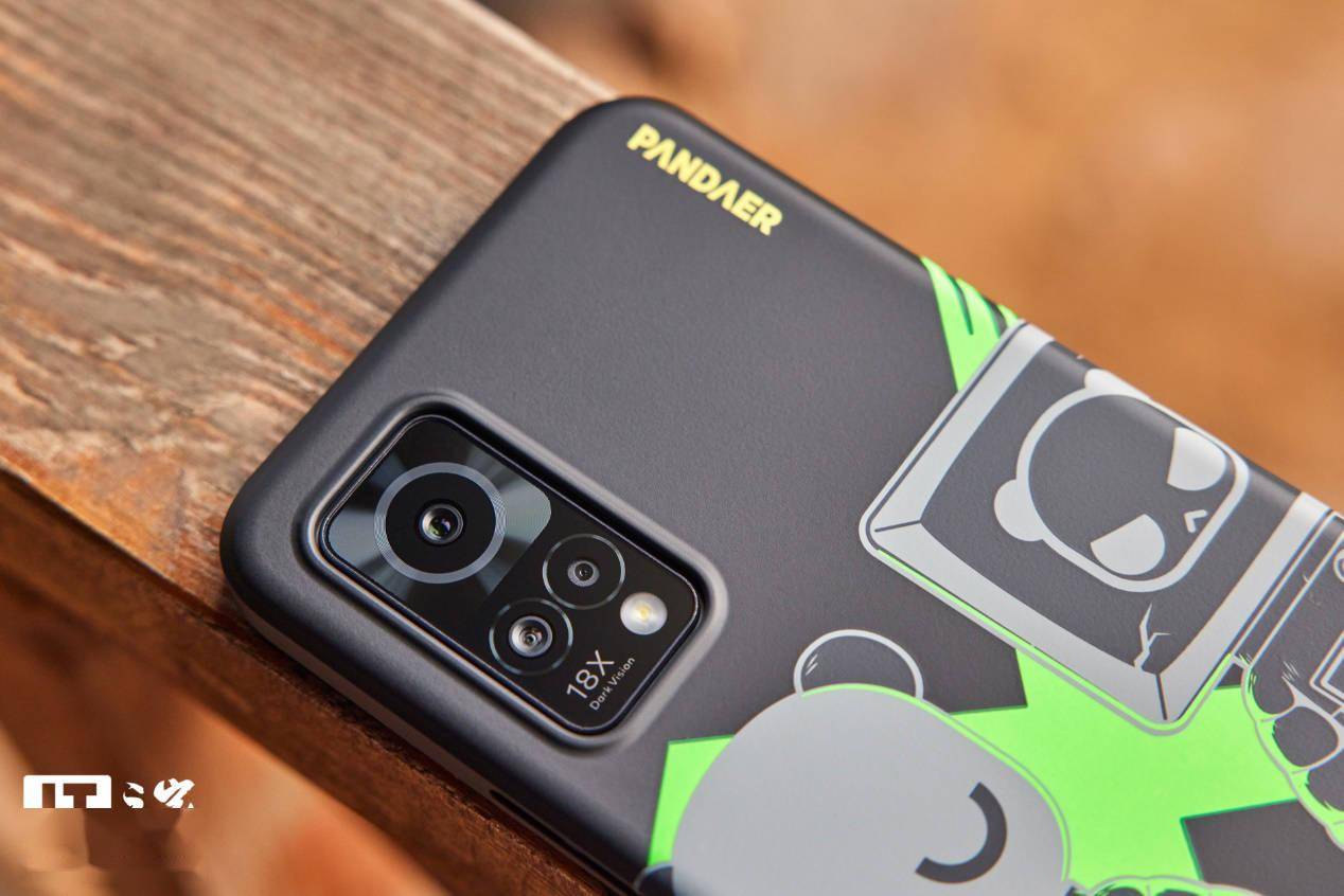 【IT之家开箱】魅族 18X PANDAER 重塑手机壳图赏