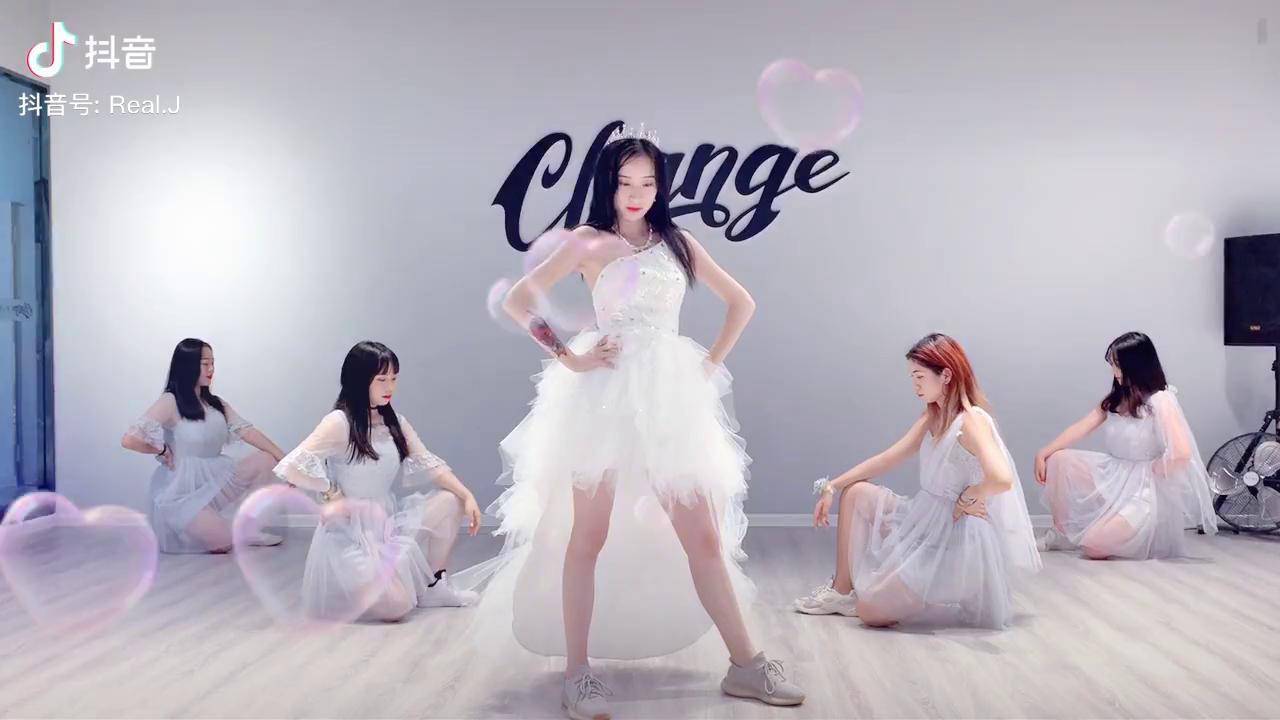 新娘团舞蹈王心凌爱你最美伴娘团婚礼舞蹈