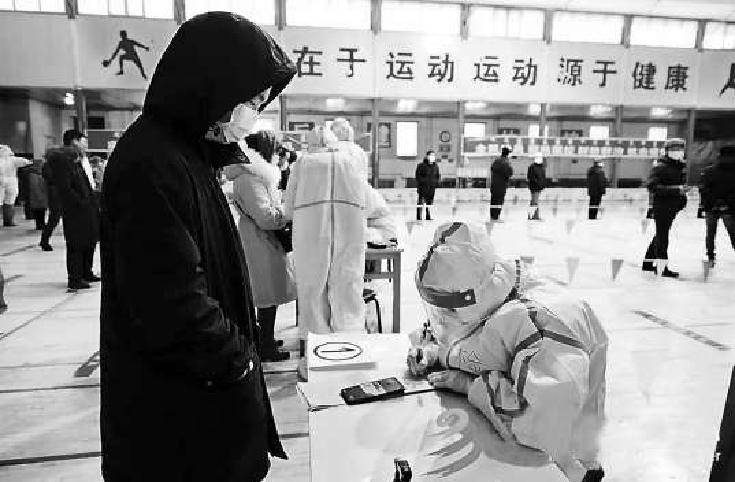 隔离|本土确诊+20、卫健委派出工作组，满洲里开始第二轮大规模检测