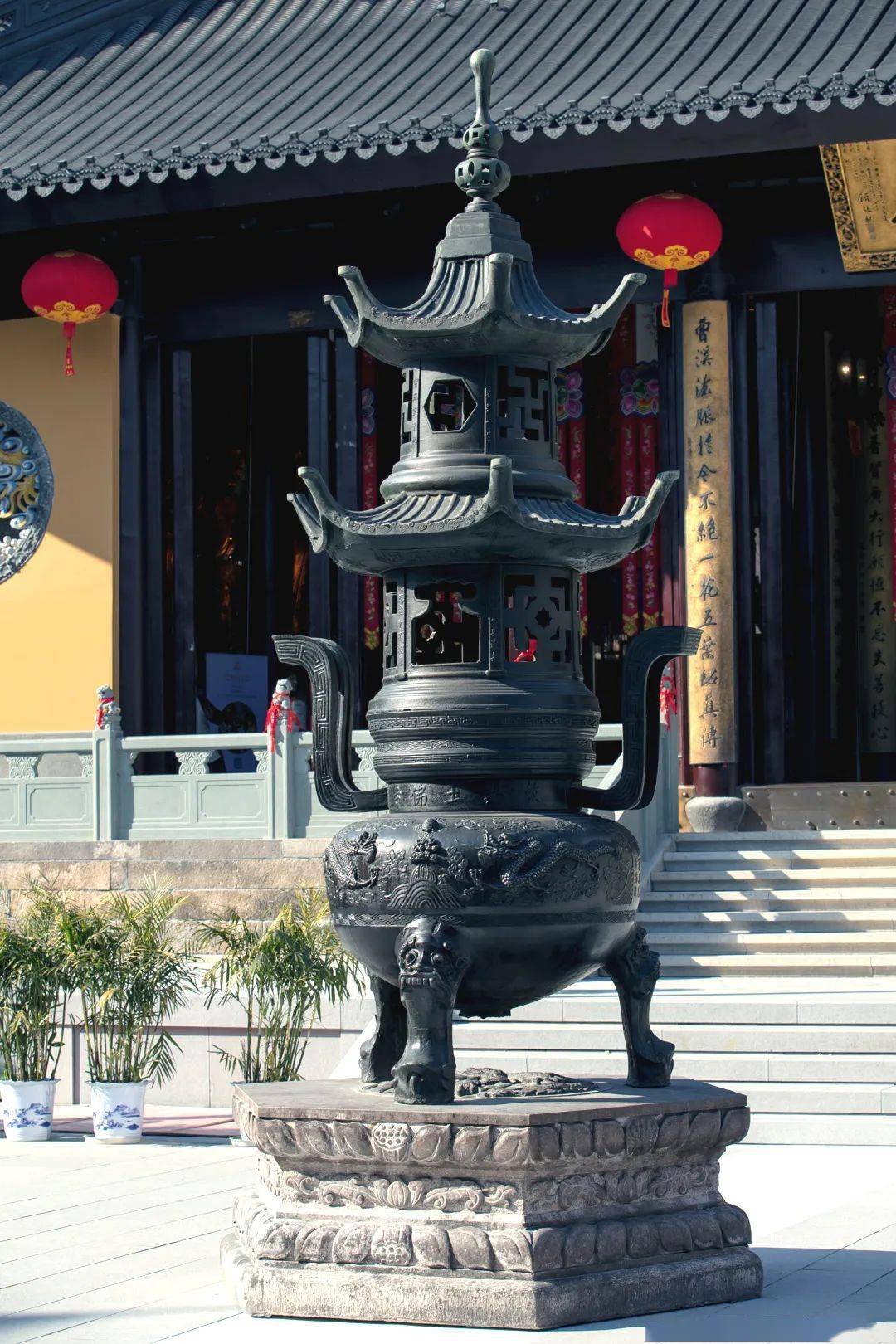 在寺院投硬币祈福，灵吗？_搜狐网