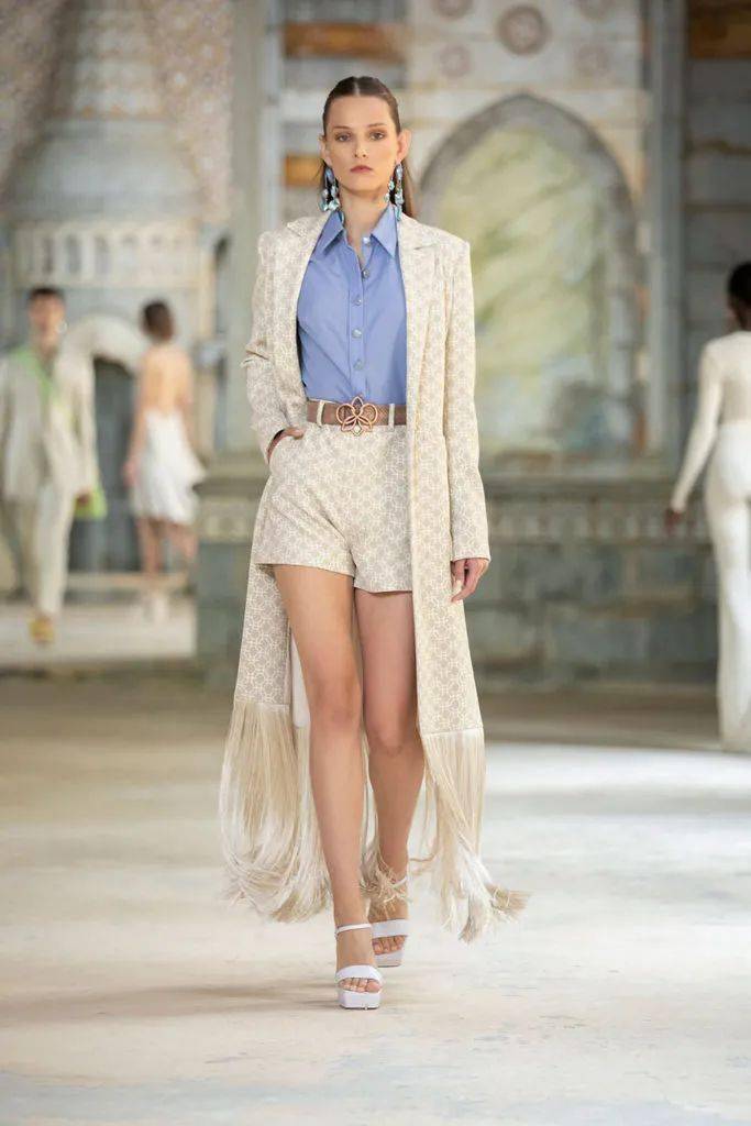 秀场【秀场】2022 春夏成衣系列 – GEORGES HOBEIKA