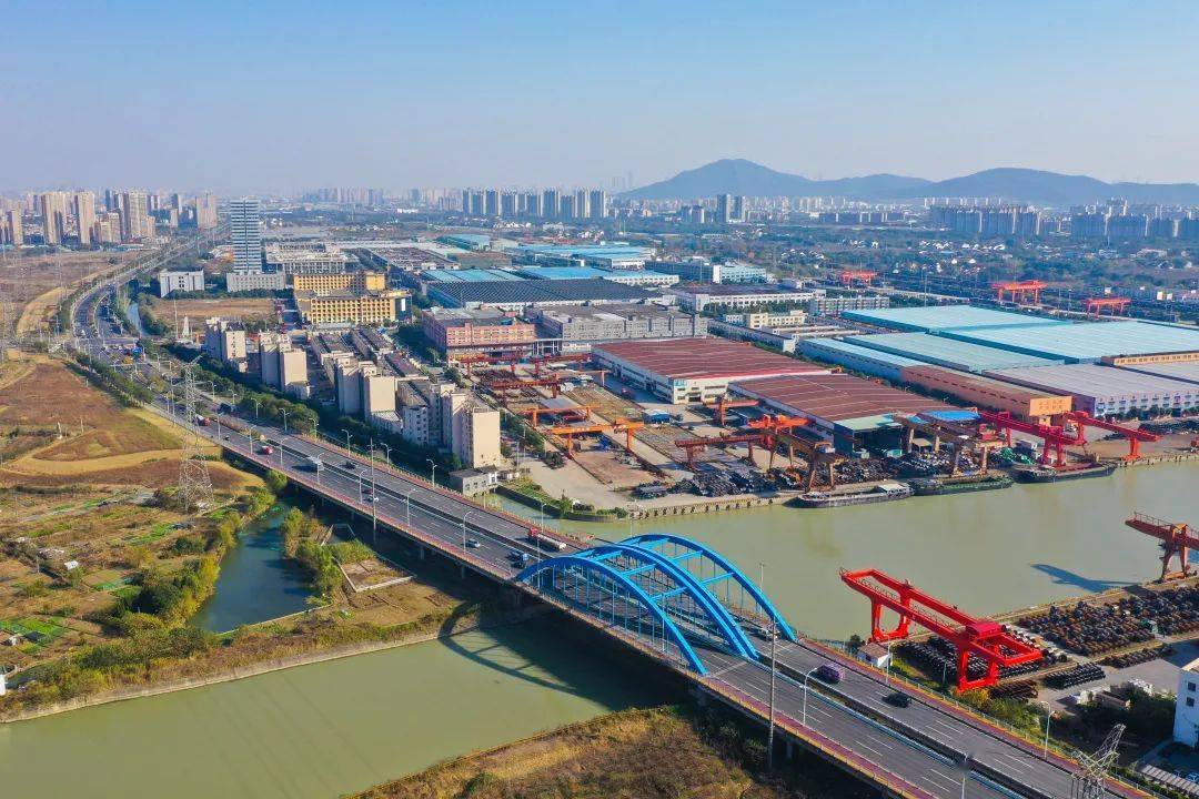 多式联运为特色 创新治超成示范