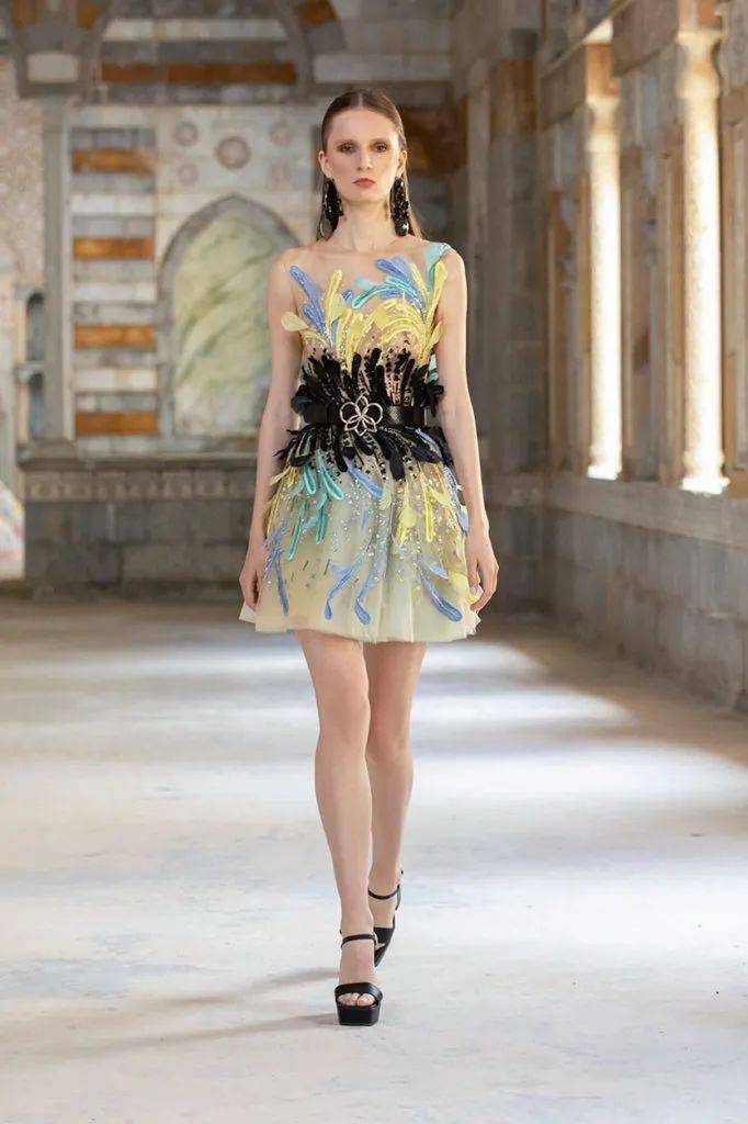 秀场【秀场】2022 春夏成衣系列 – GEORGES HOBEIKA