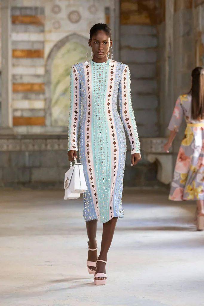 秀场【秀场】2022 春夏成衣系列 – GEORGES HOBEIKA