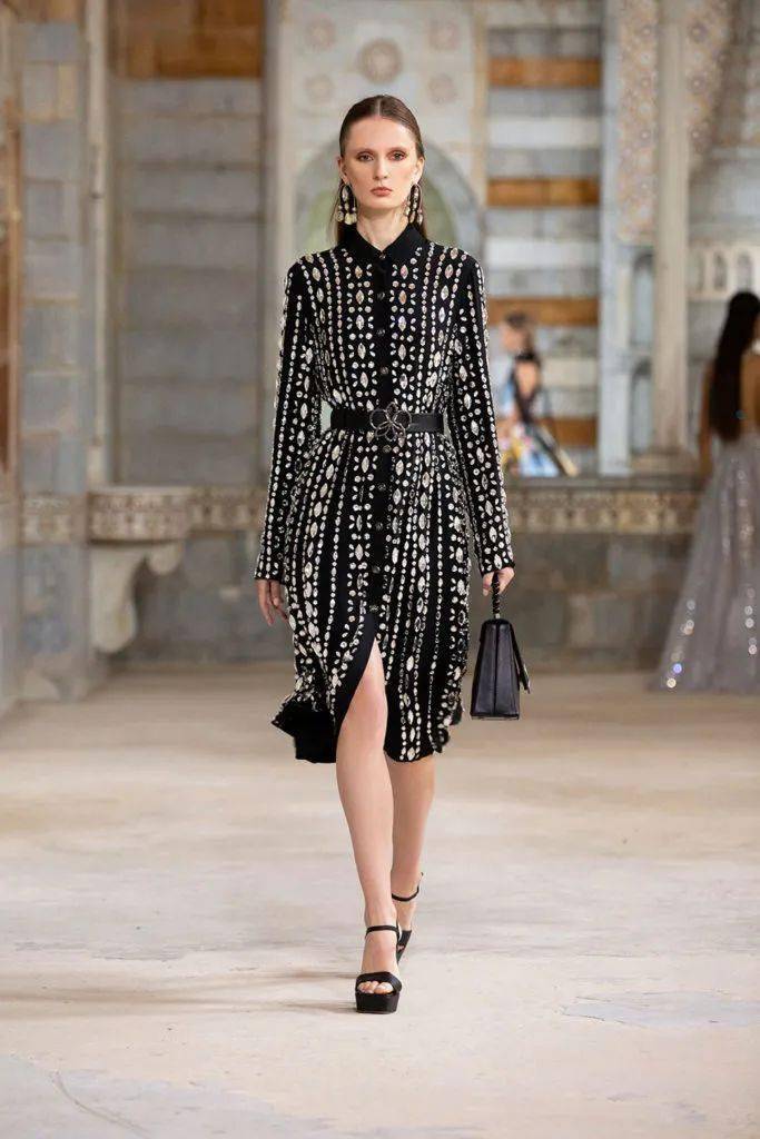 秀场【秀场】2022 春夏成衣系列 – GEORGES HOBEIKA