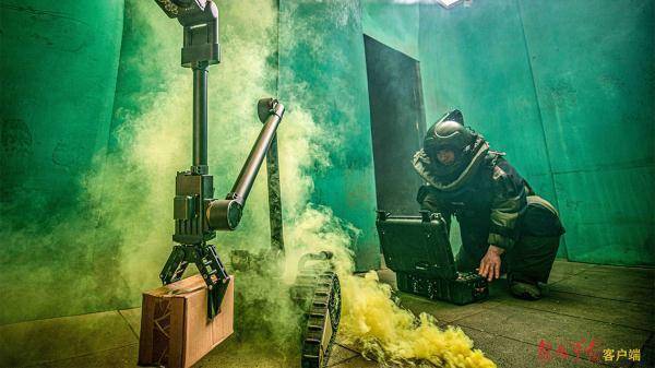 千钧一发！直击“刀尖舞者”排爆瞬间