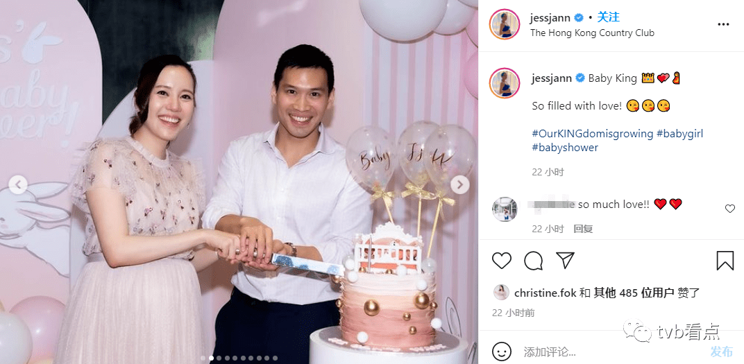 童星出身的她,小时候曾与李连杰合作拍电影.