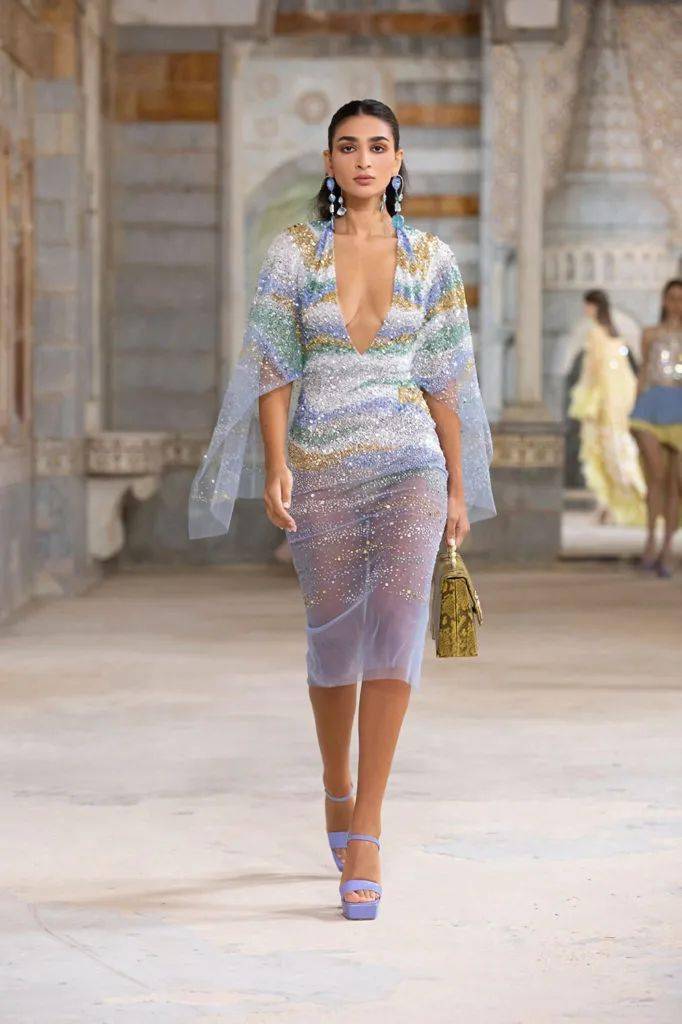秀场【秀场】2022 春夏成衣系列 – GEORGES HOBEIKA