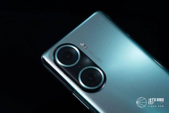 荣耀60 Pro上手体验：又帅又能打！支持AI手势隔空换镜，新一代Vlog神器售价2699起