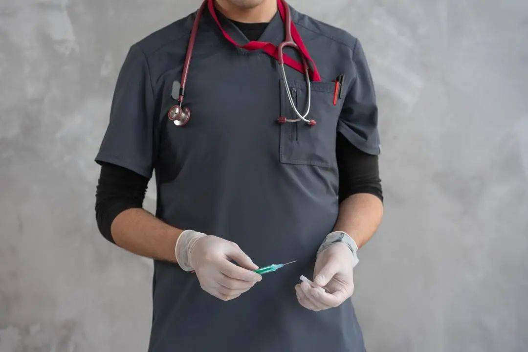 避免注射吸毒共用注射器引起的传播3.
