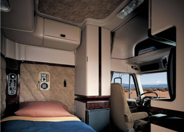 这是某卡车内部装饰