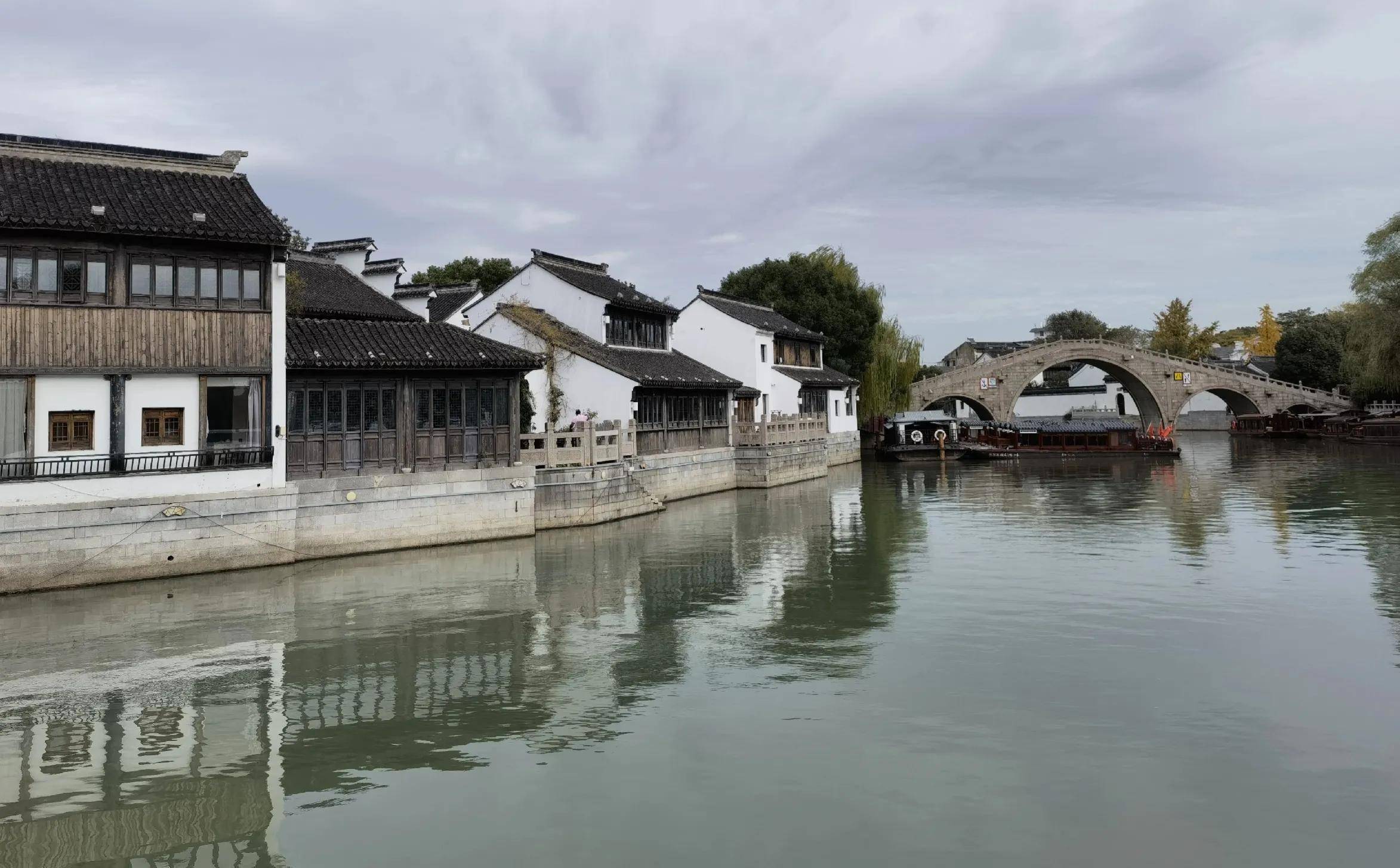 李文洲|#开始记日记#1765 苏州山塘渡午餐，南京梦都会晚餐