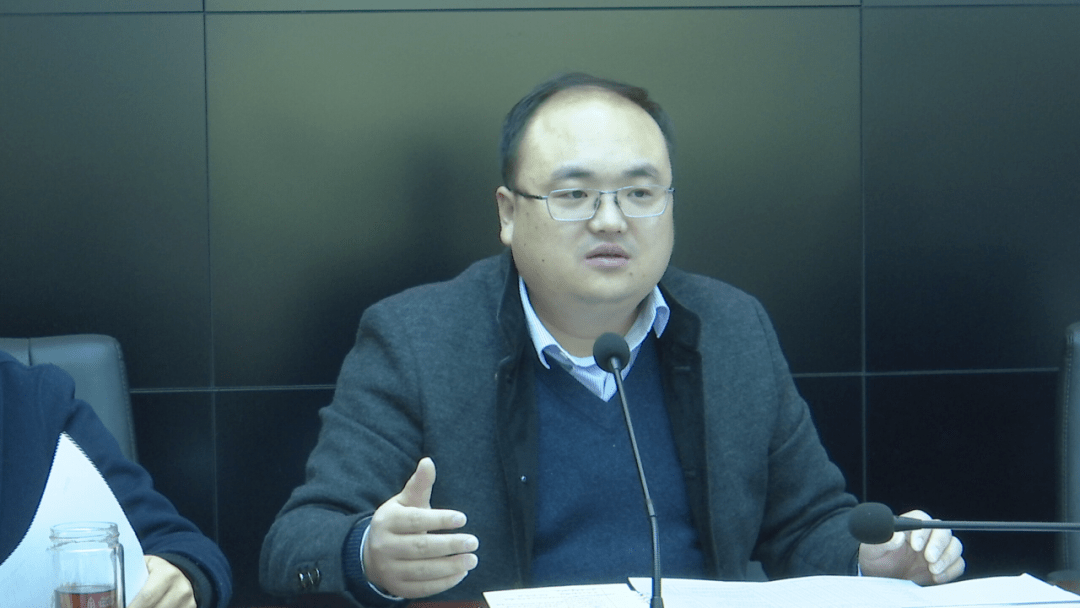 12月2日,市委副书记,市长裴永波主持召开全市经济工