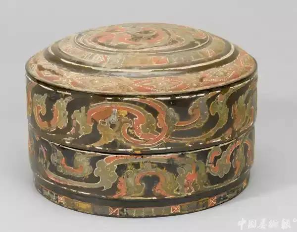 墓出土云纹漆案兵器架其他藏品欣赏轪侯夫人"辛追"出土于一号墓内棺