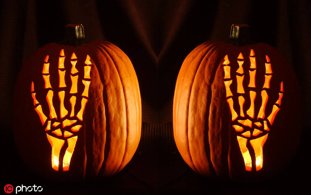 五花八门的创意南瓜灯大赏万圣节临近南瓜灯准备起来
