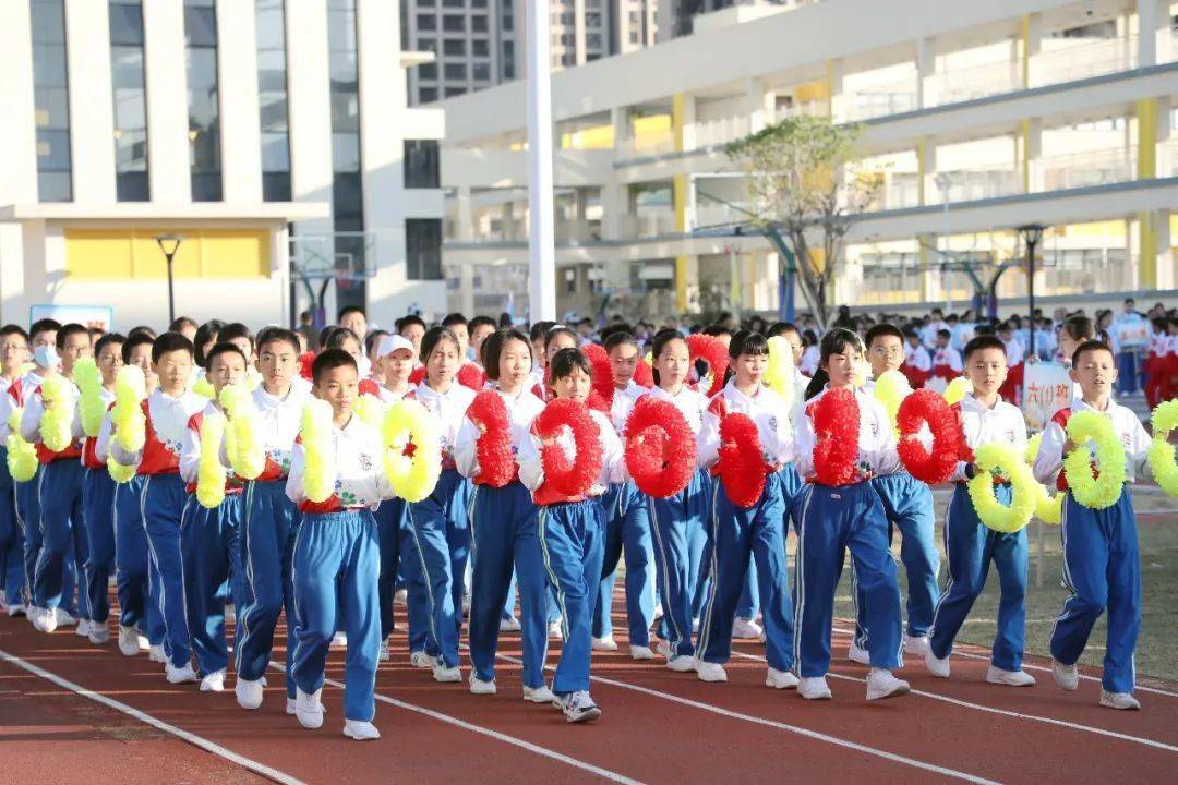 中山华附小学校区运动会入场式!