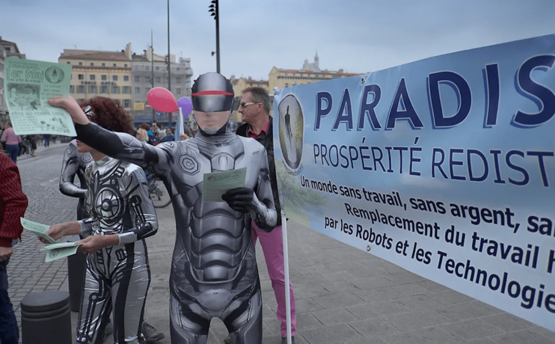 号称克隆出第一个人类,组织美女团迎接外星人!