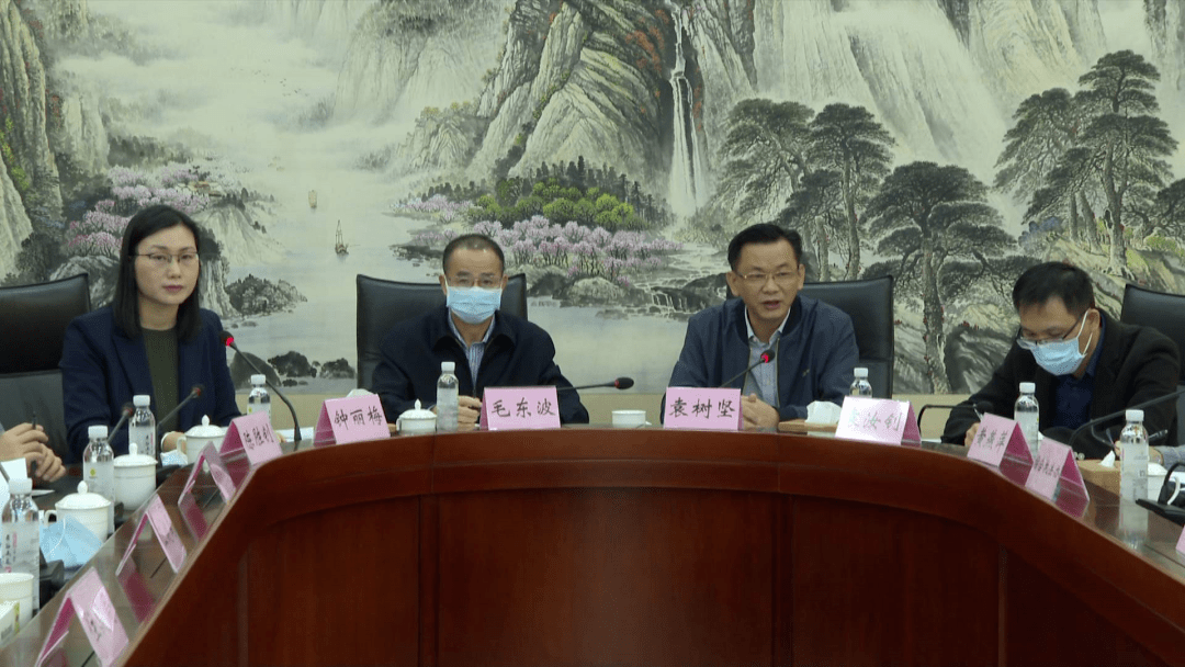 沙田镇党委副书记袁树坚,副镇长钟丽梅等出席演练,沙田镇疫情防控指挥