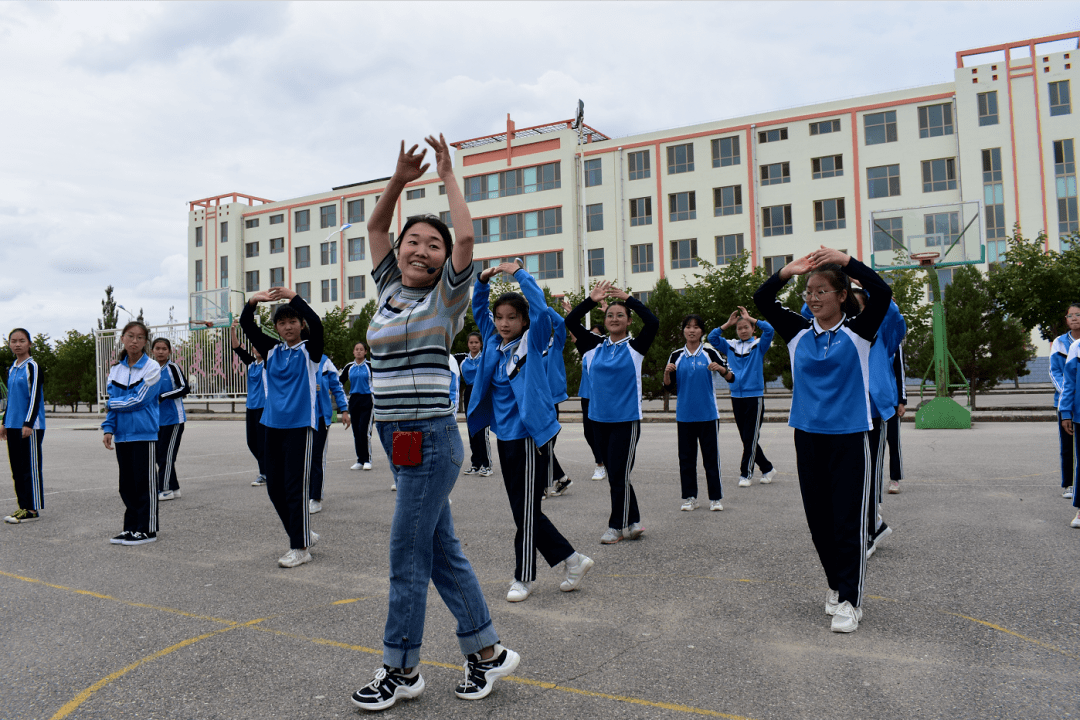 金塔县第三中学图片