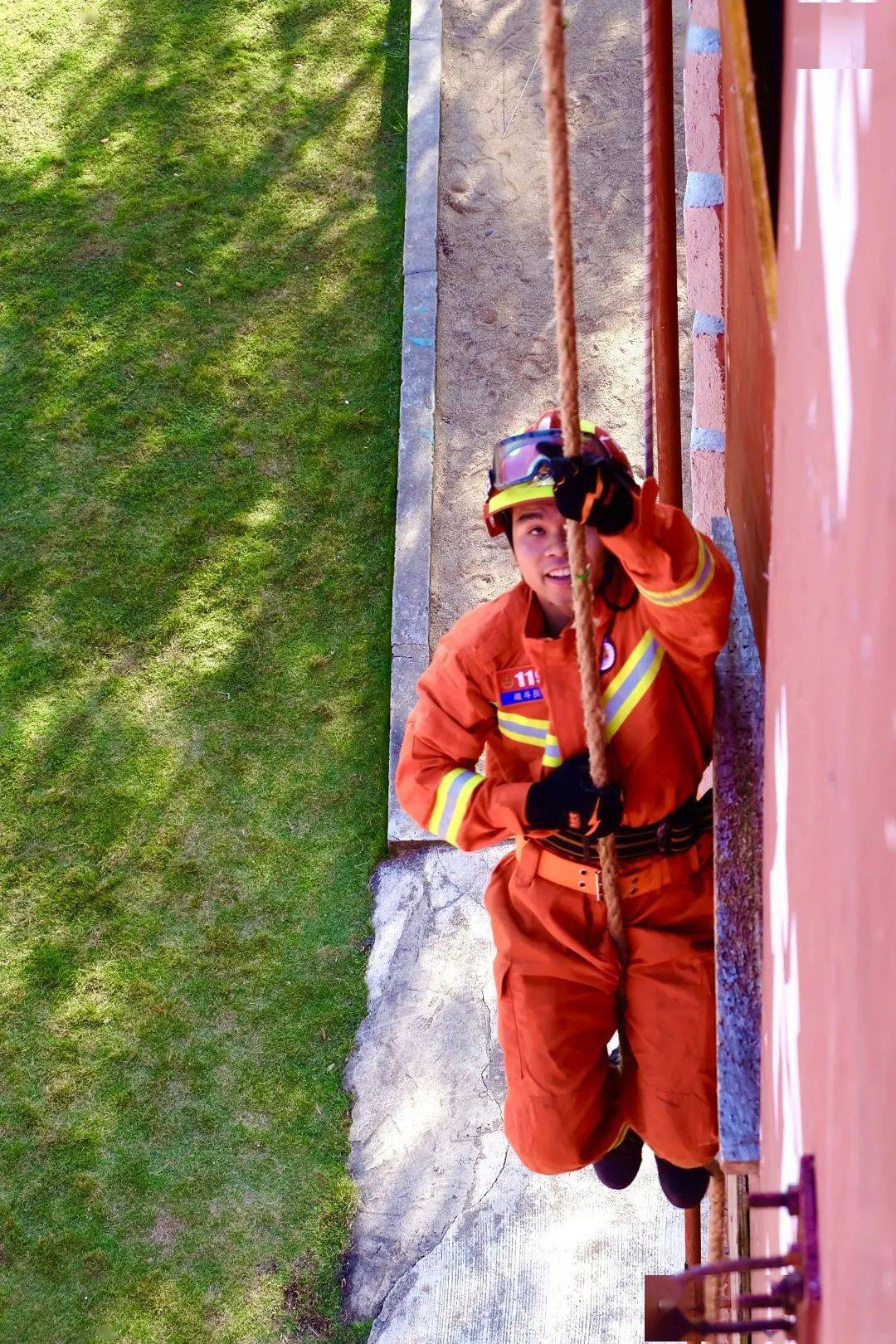 来宾支队开展2021年冬季初级消防员晋升考核工作