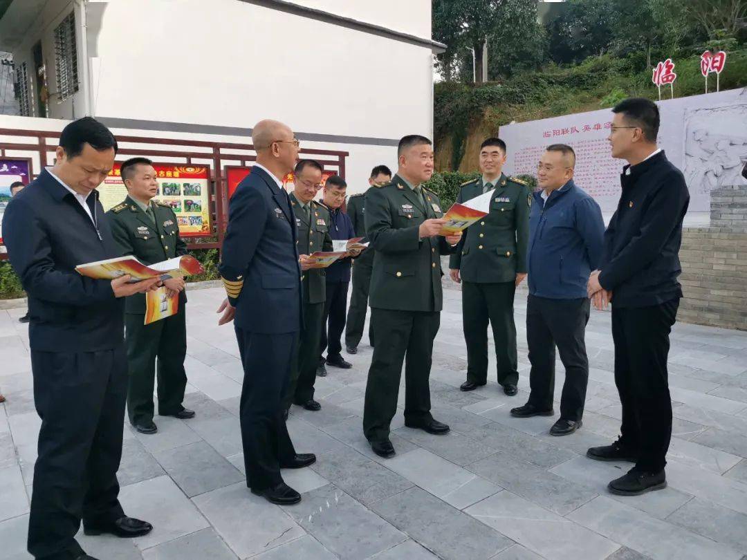 桂林警备区司令员张汉川,桂林市副市长,市公安局党委书记,局长罗贤瑞