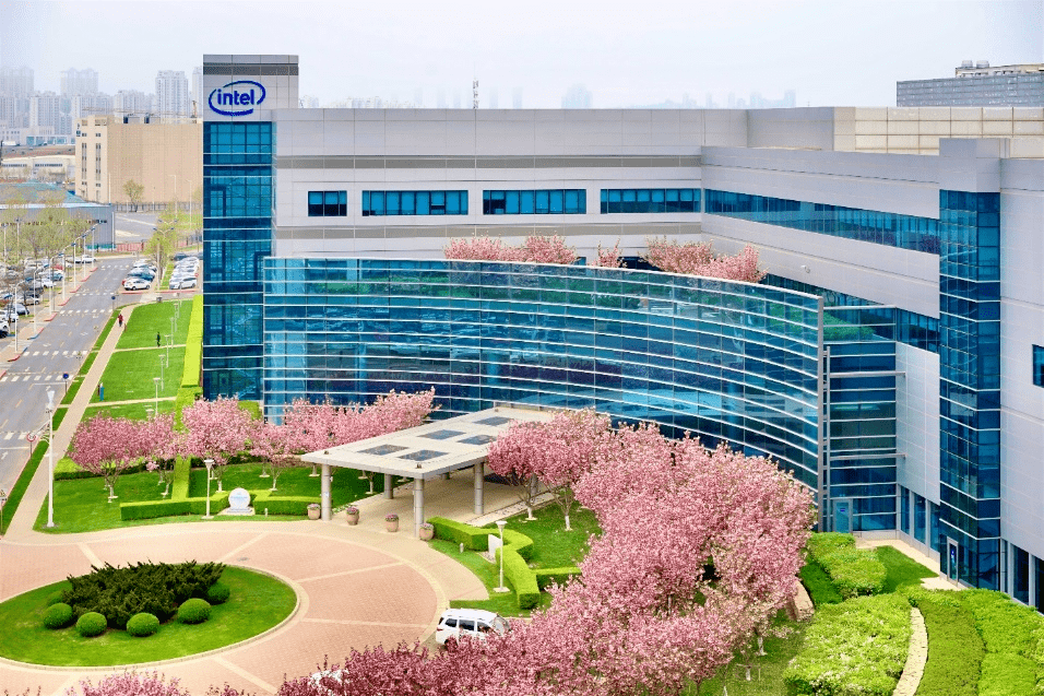 走进名企第142期走进英特尔半导体大连有限公司圆满结束