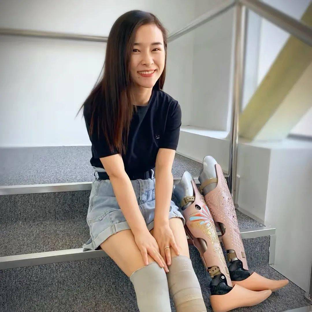 连她都被质疑炒作,还有下限吗?_邰丽华_残疾人_舞蹈