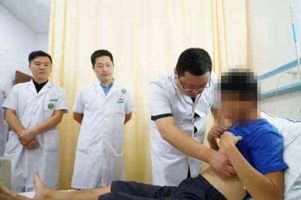 后背|男子后背瘙痒难耐，竟往身上涂农药“杀虫”！第二天，被紧急送医抢救