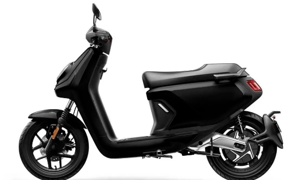 小牛首款油电混动摩托车亮相