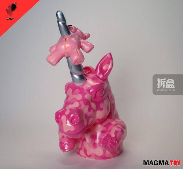 粉色熔岩玩具 MAGMA TOYS 数码迷彩独角兽 潮玩摆件