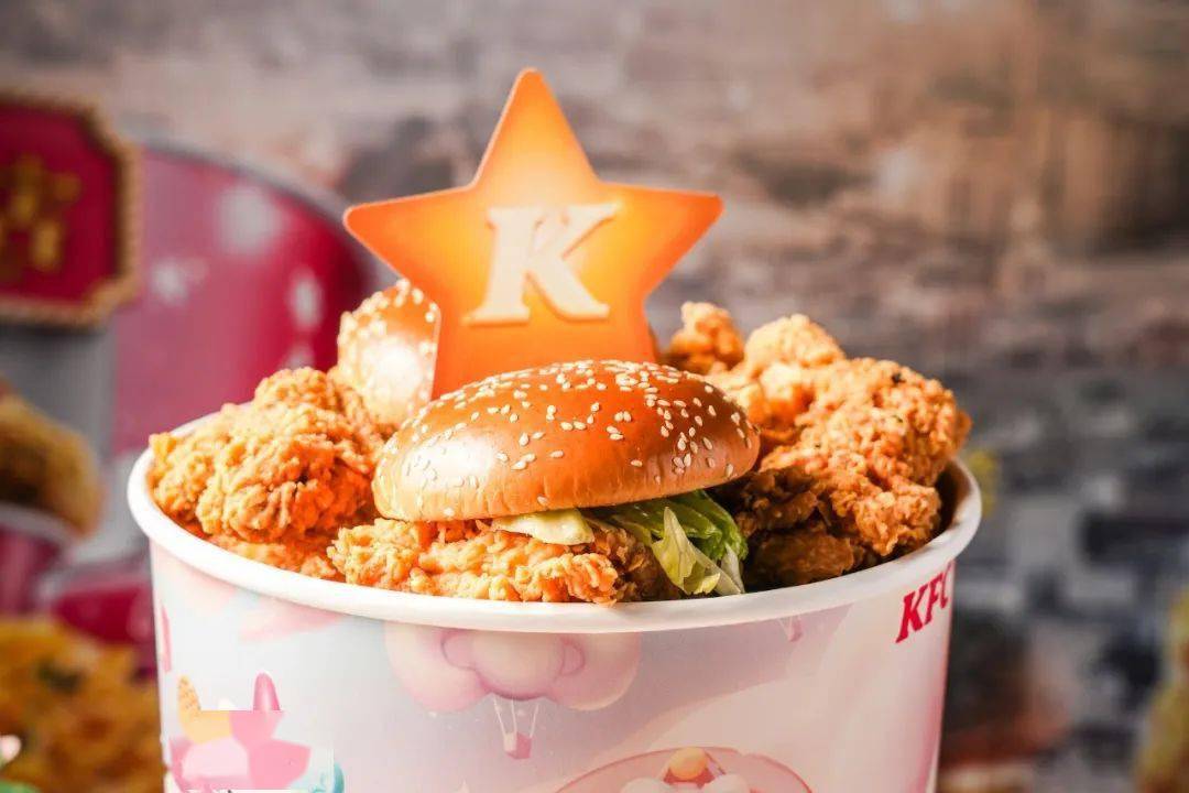 HelloKFC圣诞季来了！XL号“巨大的桶”，限时限量开抢！