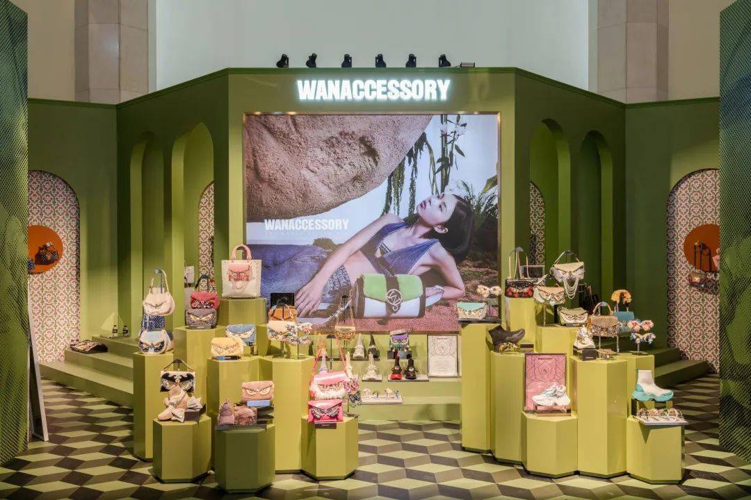 系列深受明星青睐的WANACCESSORY猫头鹰形象火遍全国，设计师万梦易：将力拓时尚全品类