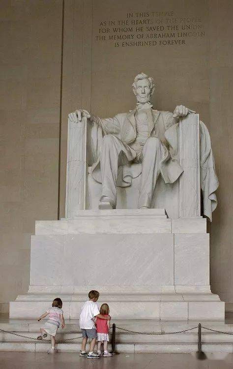 林肯坐像的底座,细部.