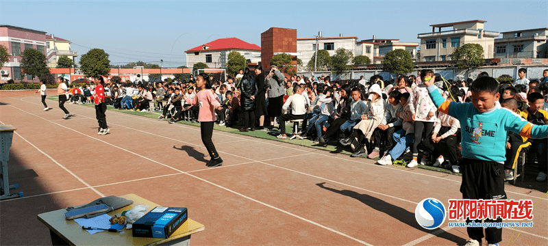 龙溪镇|武冈市龙溪镇塘田明德完全小学举行跳绳比赛