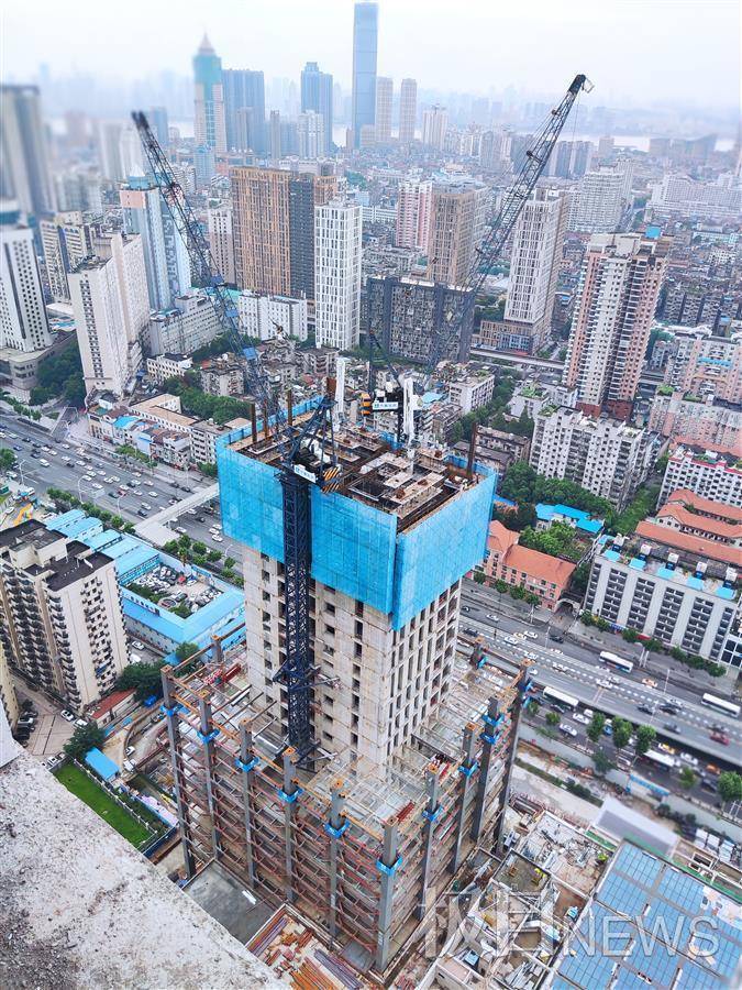 武汉精武路项目t5塔楼突破100米