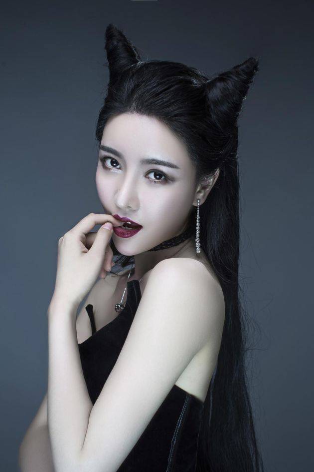 总决赛"于澳门举行,途径澳门旅游的刘奕彤在朋友的鼓舞下顺便参了个赛