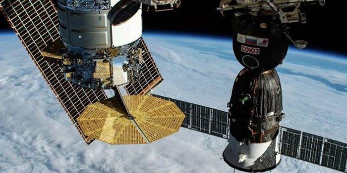 国际|好险！国际空间站躲垃圾急变轨 太空怎么搞卫生？