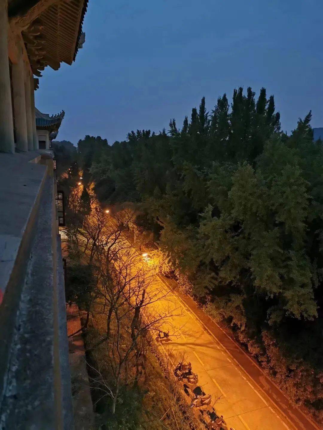 emo的景物图
