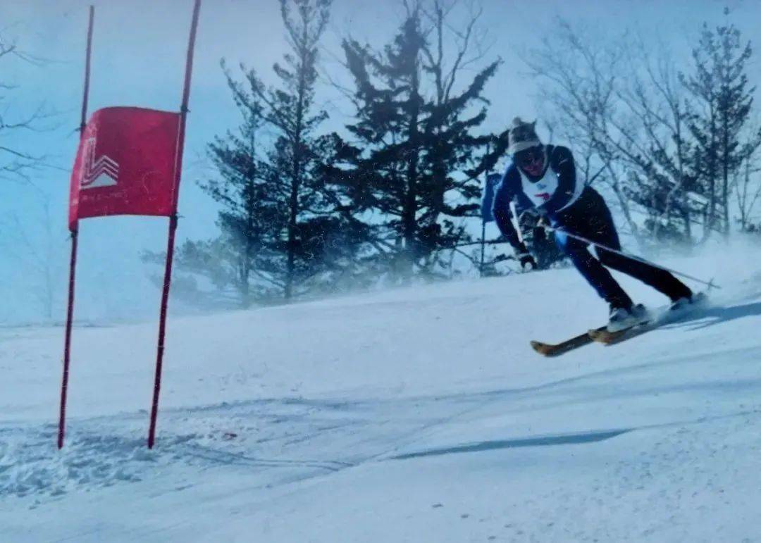 【冰雪传奇】朴东锡:我的滑雪人生_吉林省通化市_雪板_训练