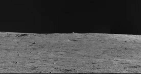 玉兔二号在月球天边发现形似“神秘小屋”物体，引发推特网友和天文媒体热烈讨论