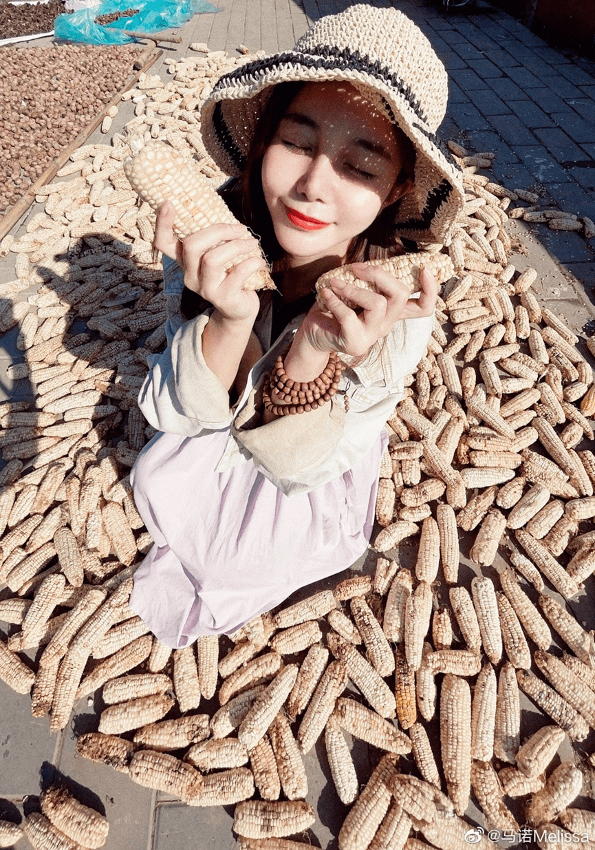 观众|十一年前“宁愿坐在宝马车里哭”的女孩马诺，如今怎么样了？