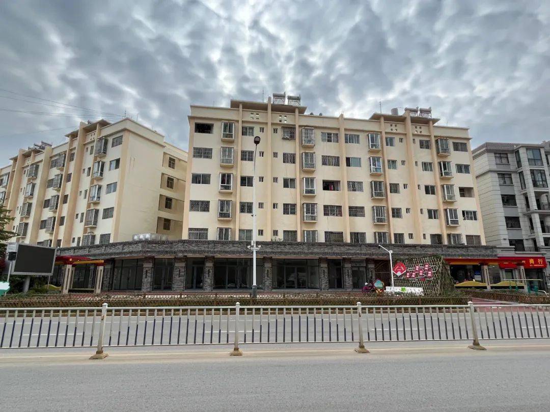 00,竞租地点:彩云路民心家园小区2幢4楼报告厅(蒙自市房地产管理处4楼