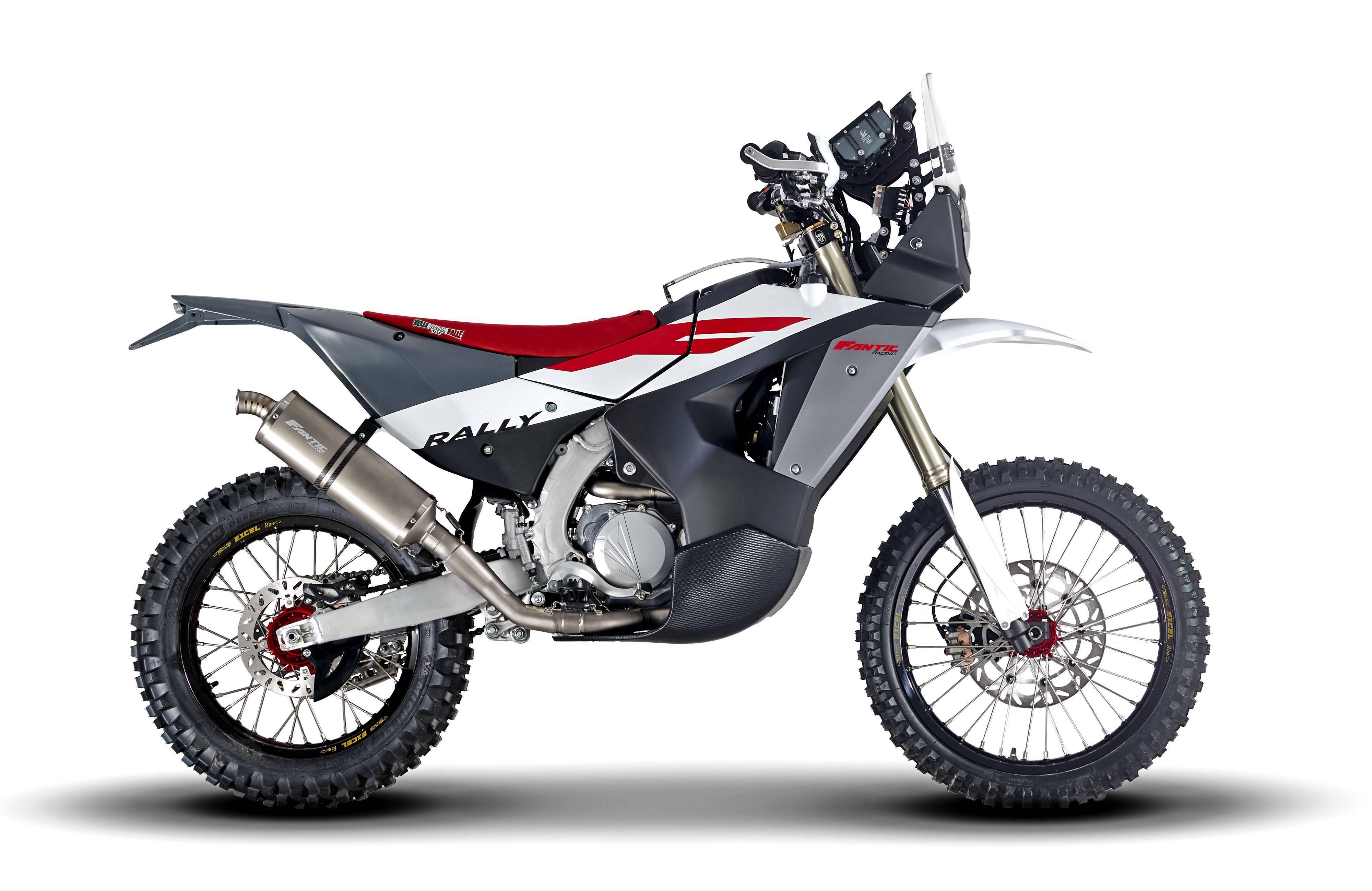 下图:fantic 2022 rally 450 拉力赛车.